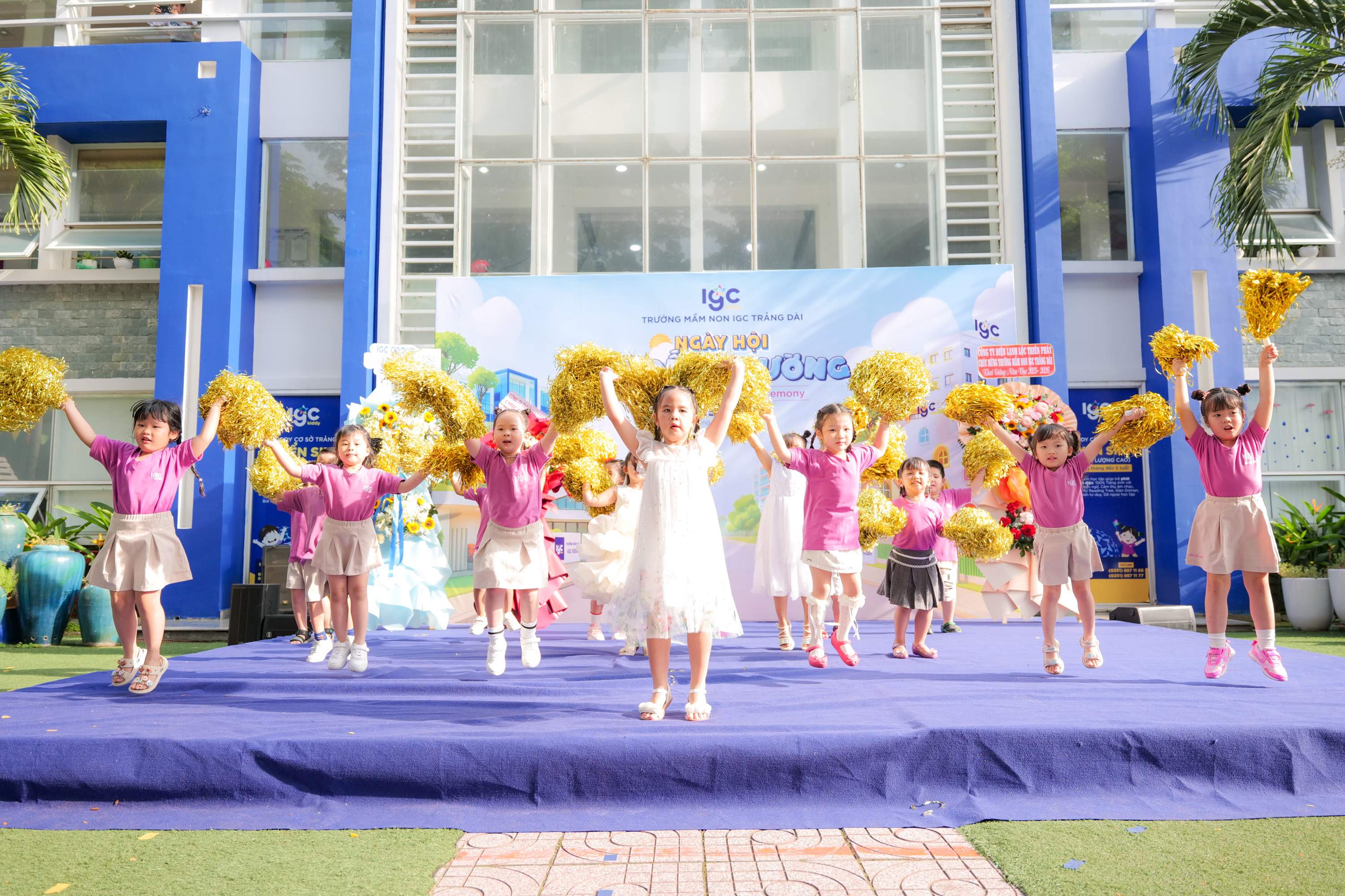 NGÀY HỘI BÉ ĐẾN TRƯỜNG