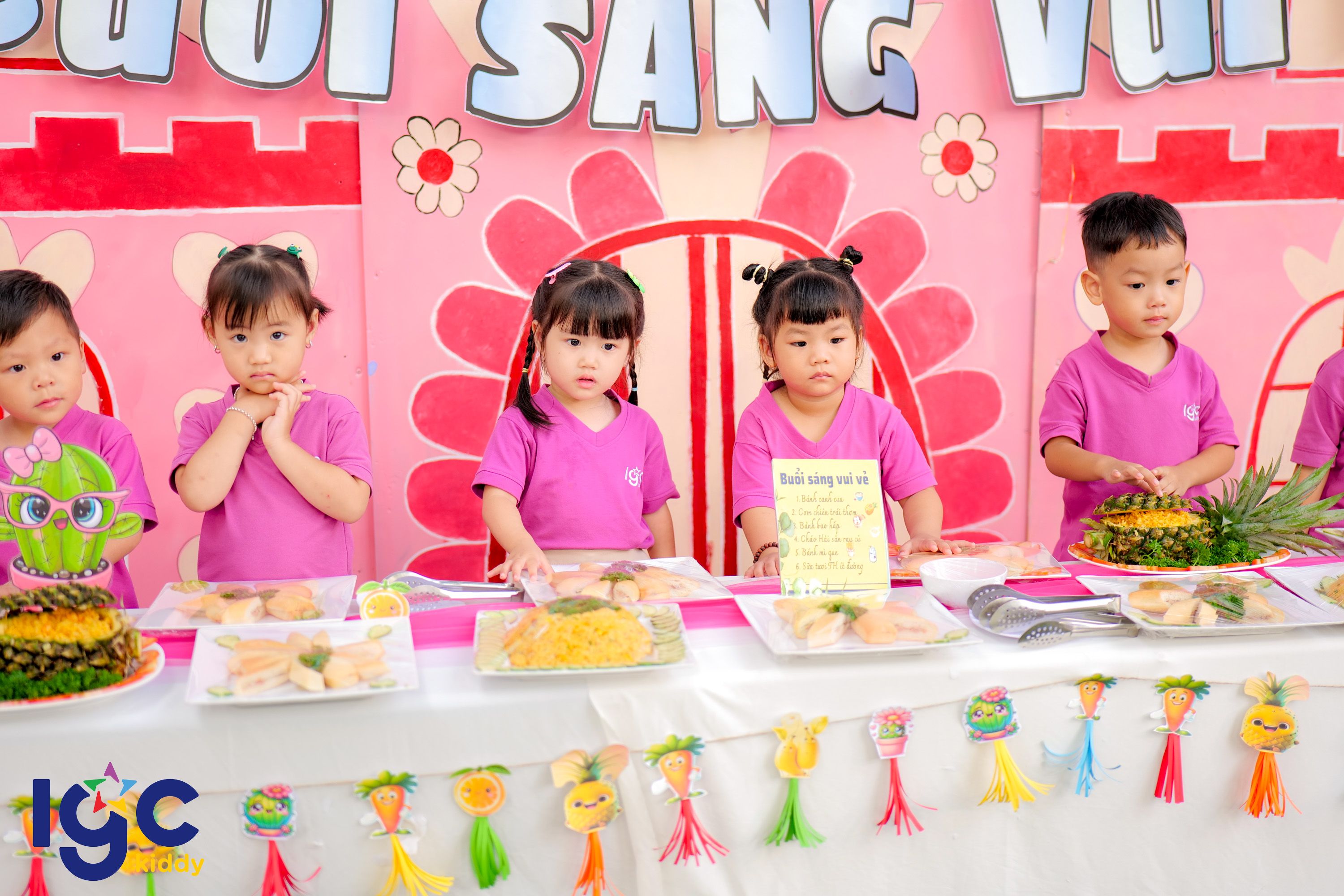 BỮA SÁNG VUI VẺ