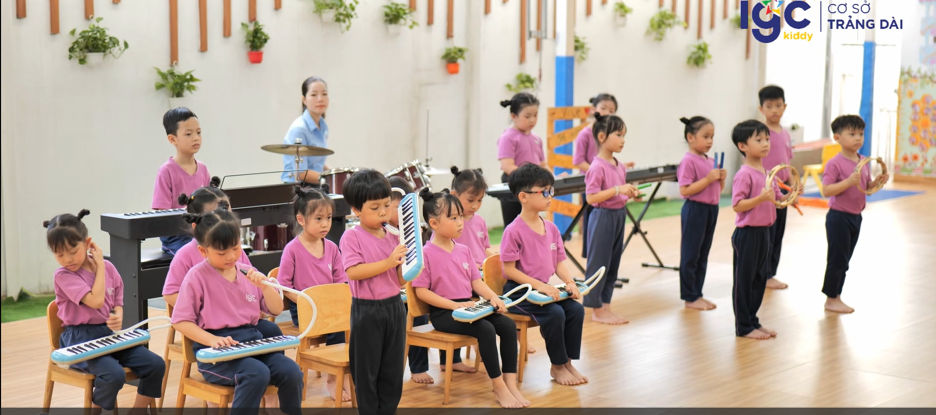 HÒA TẤU BÀI HÁT "TẠM BIỆT BÚP BÊ THÂN YÊU"
